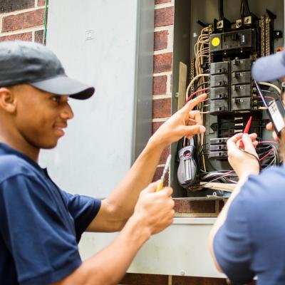 Trabalhe como eletricista na Espanha e conquiste grandes qualificações