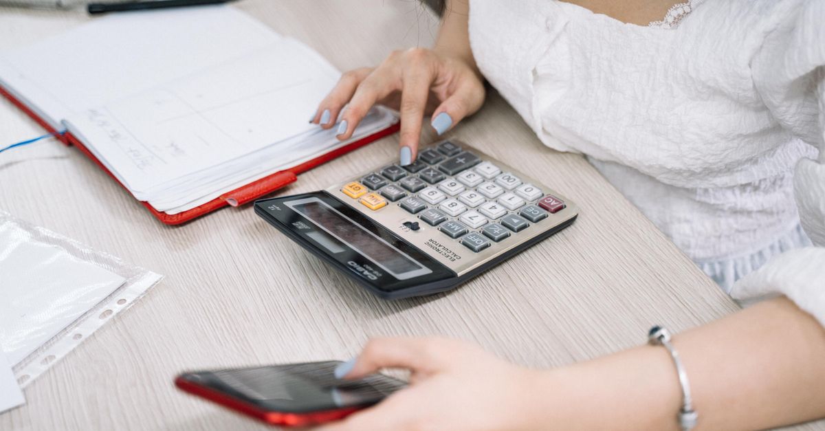 Adiantamento do 13º e da restituição: como funciona