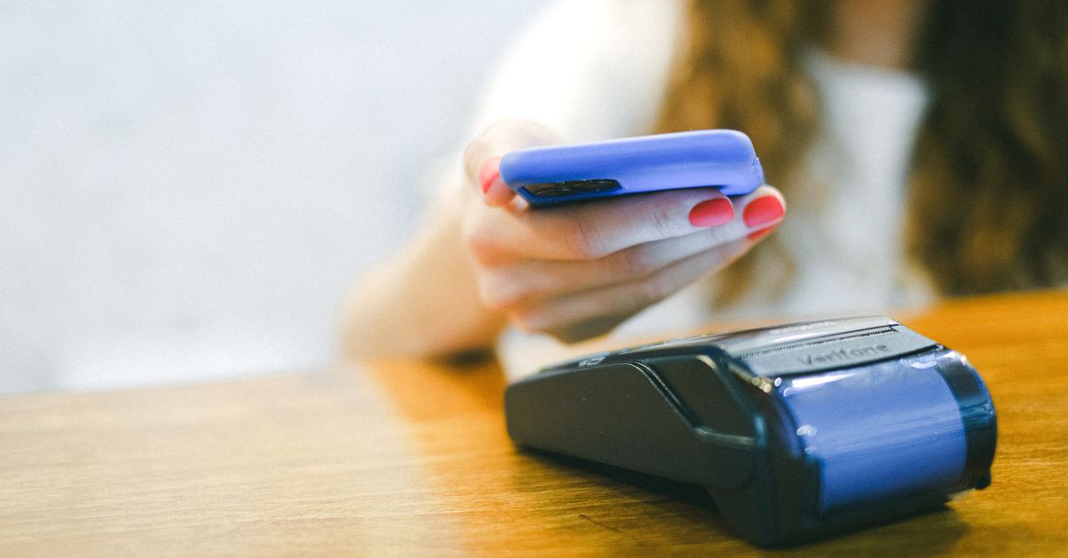 Pagar com o celular: como funcionam as carteiras digitais
